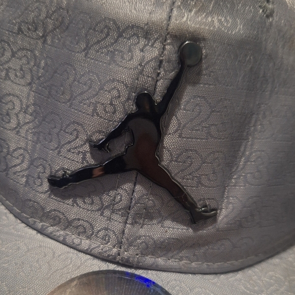 Jordan Kids Hat - Light Gray with Black Logo - Picture 2 of 4